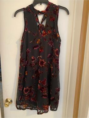 Jodi Kristopher Black Floral Tie-Neck Mini Dress